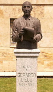 Monumento a Gerardo Diego, poeta-mayor de Cantabria, 1896-1987